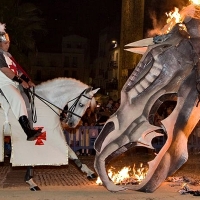 Un dragón de 14 metros de largo arderá en la Plaza Mayor de Cáceres