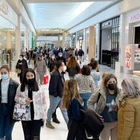 Reyerta en una tienda del Centro Comercial El Faro