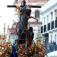 El Miércoles Santo procesiona por las calles de Badajoz bajo un sol espléndido