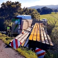 Tiene que ser rescatado tras accidentarse en la EX-112