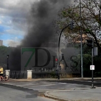 Un incendio calcina una barraca ubicada debajo del Puente de Rivillas