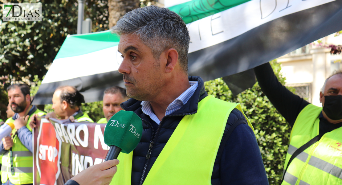 REPOR - Transportistas se manifiestan frente a Delegación del Gobierno en Badajoz