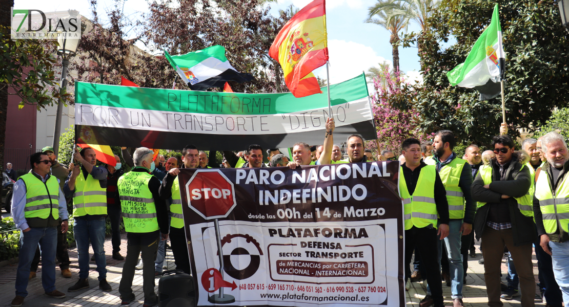 REPOR - Transportistas se manifiestan frente a Delegación del Gobierno en Badajoz