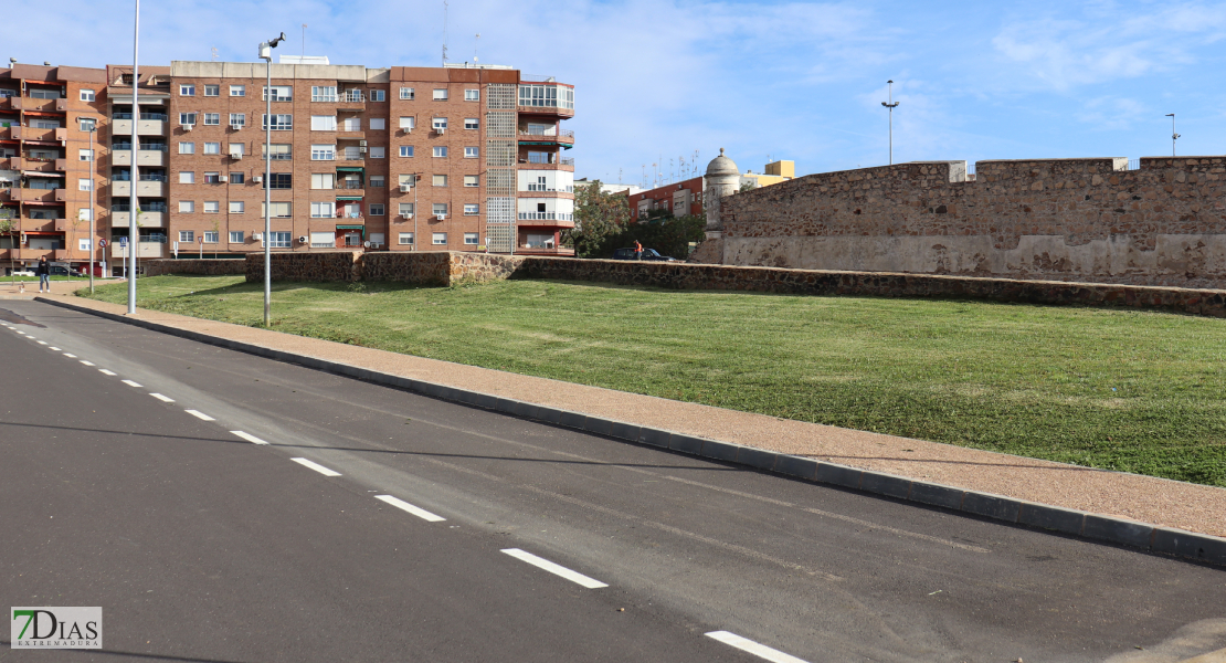 El parque del Guadiana cuenta con nueva zona de aparcamientos