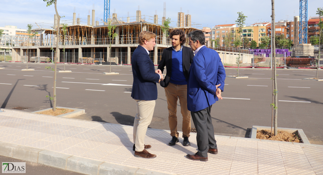 El parque del Guadiana cuenta con nueva zona de aparcamientos