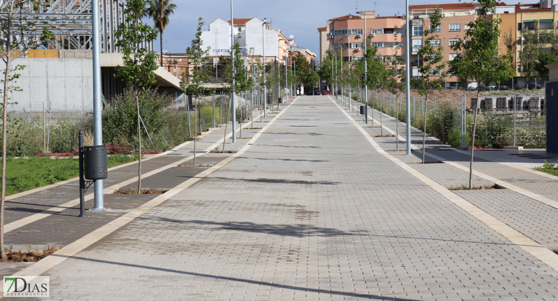 El parque del Guadiana cuenta con nueva zona de aparcamientos