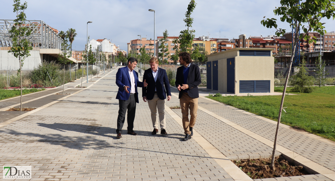 El parque del Guadiana cuenta con nueva zona de aparcamientos