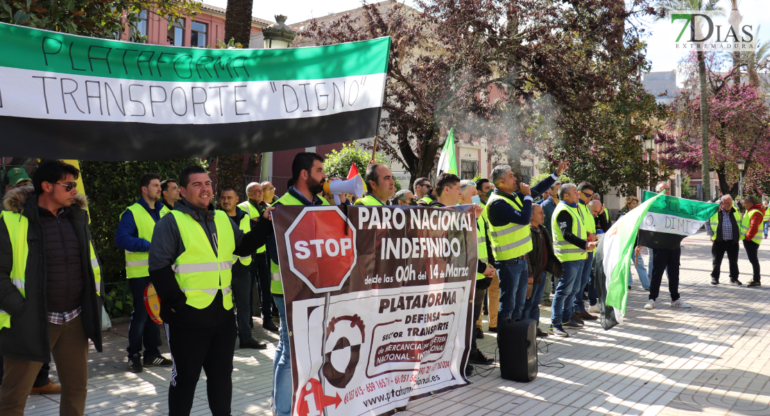 REPOR - Transportistas se manifiestan frente a Delegación del Gobierno en Badajoz