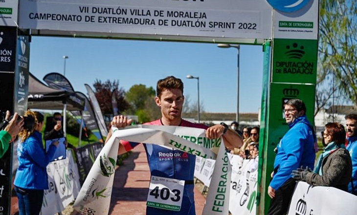 Carlos Cobos y Cristina Durán campeones de Extremadura de Duatlón