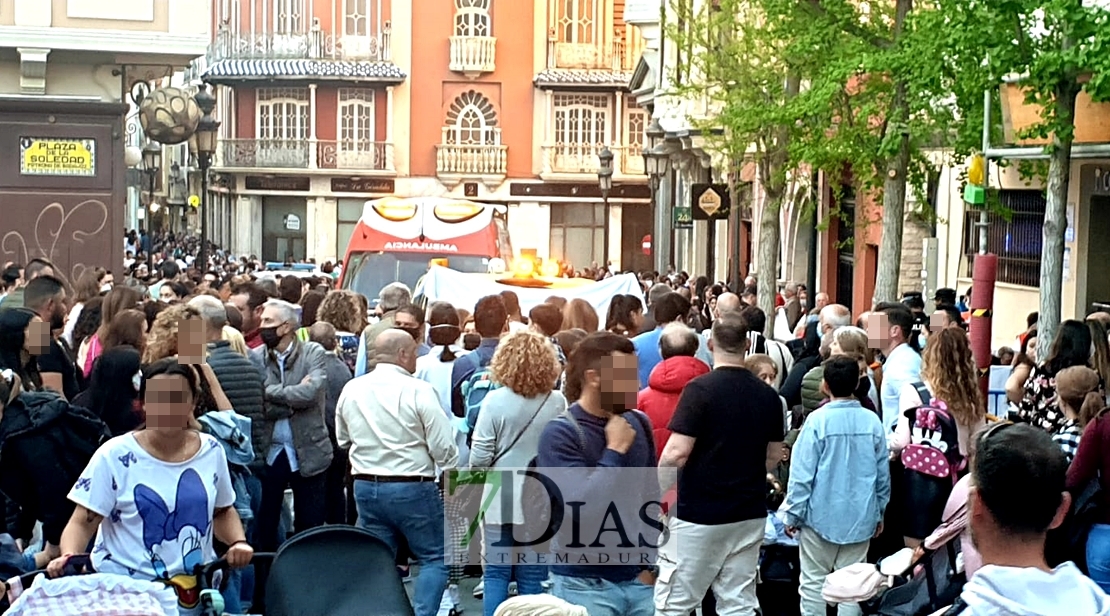 Un infarto en la plaza de Soledad modifica los itinerarios procesionales