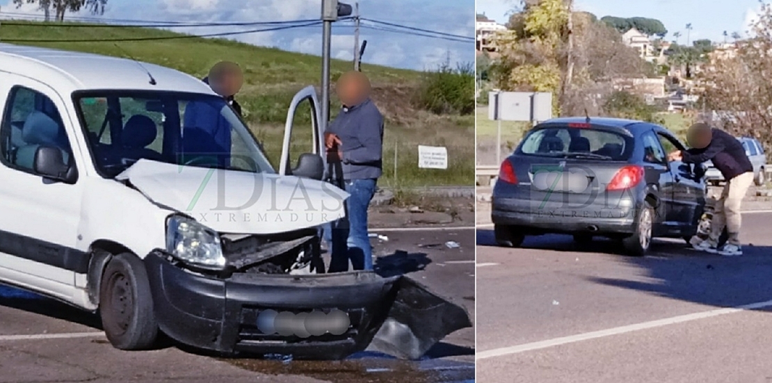 Accidente con varios vehículos implicados a la salida de Badajoz