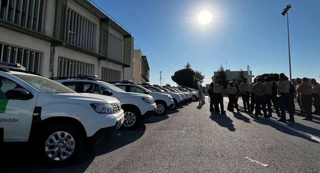 La Junta entrega 34 vehículos a los Agentes del Medio Natural sin las emisoras de incendios
