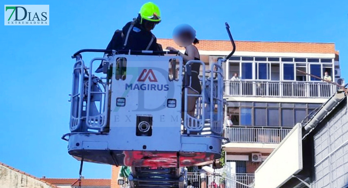 Una menor queda atrapada en un incendio de vivienda en Plasencia