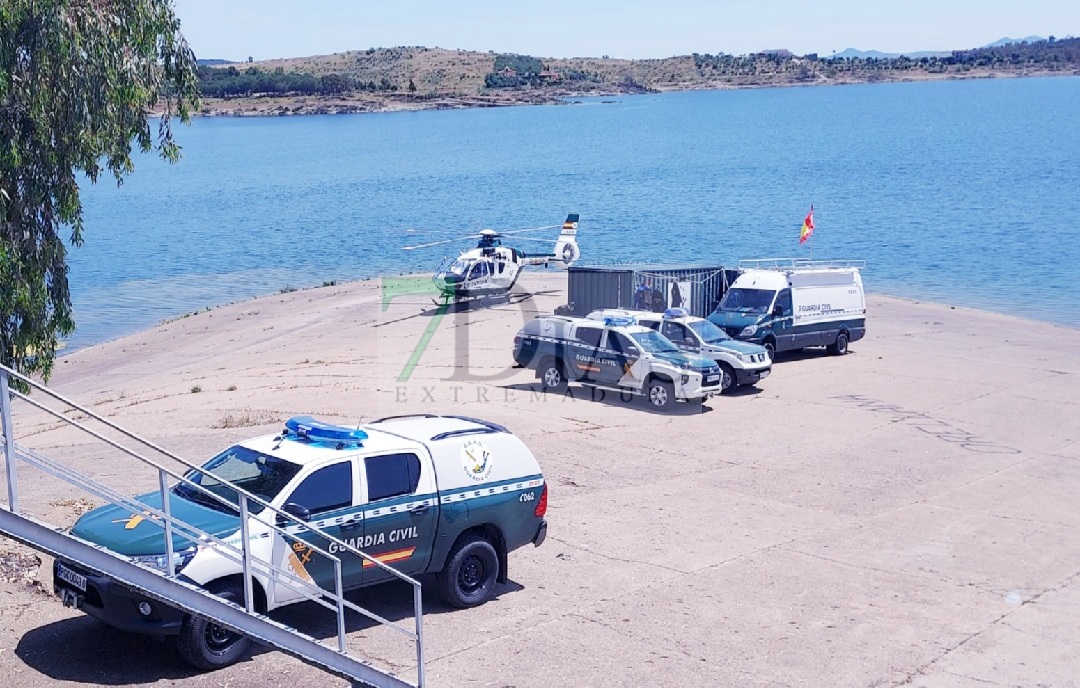 La Guardia Civil acaba sus labores en el embalse de Orellana (BA)