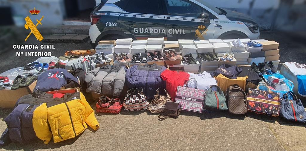 Tres detenidos por vender artículos falsificados en el Womad de Cáceres y en Logrosán