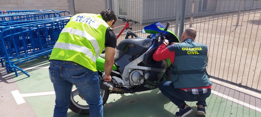 Utiliza otra matrícula y una identidad falsa en Badajoz para eludir responsabilidades penales