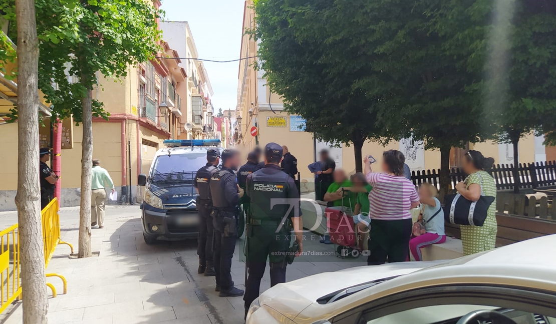 La Policía interviene en una pelea en la Plaza de la Soledad