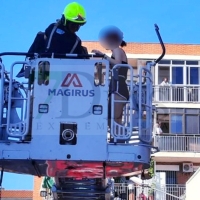 Una menor queda atrapada en un incendio de vivienda en Plasencia