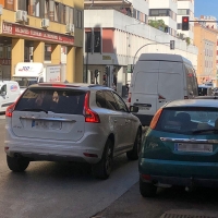 La pregunta del millón: ¿es legal dejar el coche en doble fila?