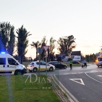 Colisión en la rotonda de Conquistadores (Badajoz)