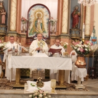 El arzobispo de Mérida-Badajoz preside el acto de reparación de la Virgen de la Estrella