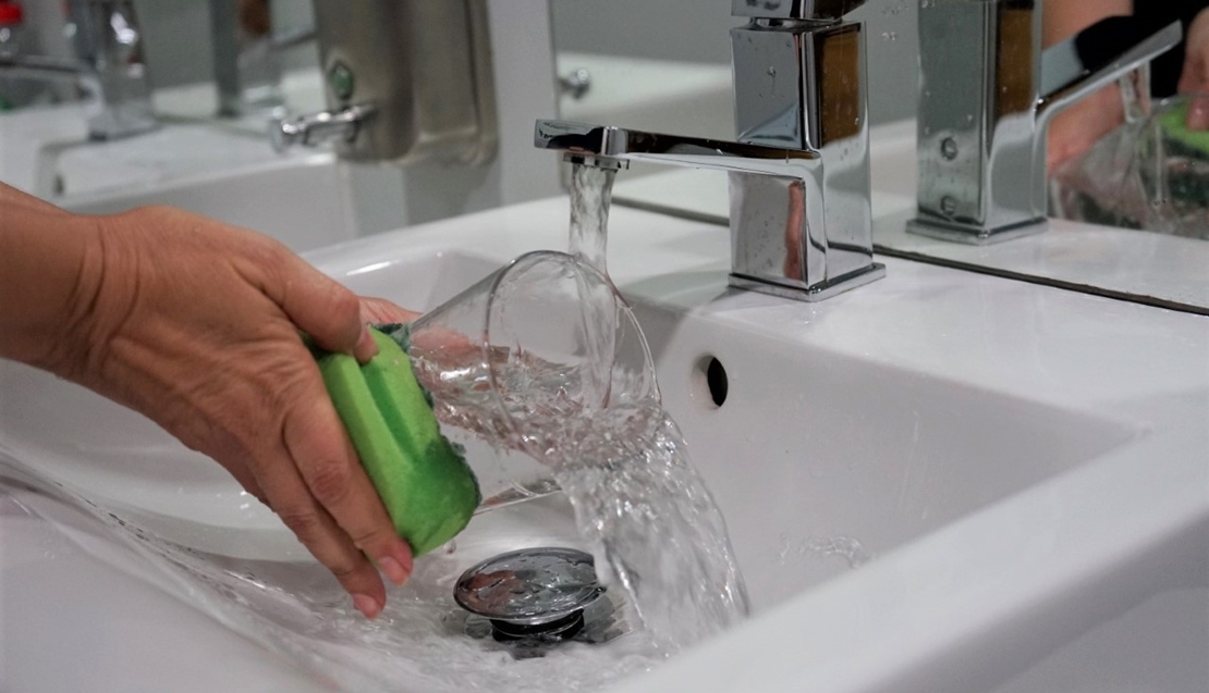 Una persona gasta 131 litros de agua al día en la provincia de Badajoz Una persona gasta 131 litros de agua al día en la provincia de Badajoz