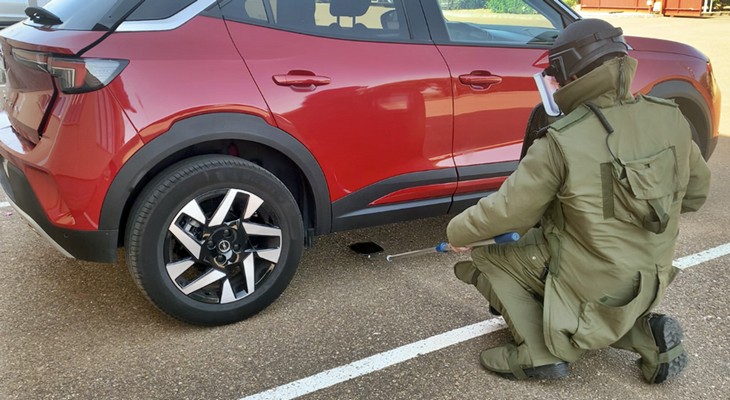 La Guardia Civil realiza con éxito un simulacro ante una situación crítica en Almendralejo