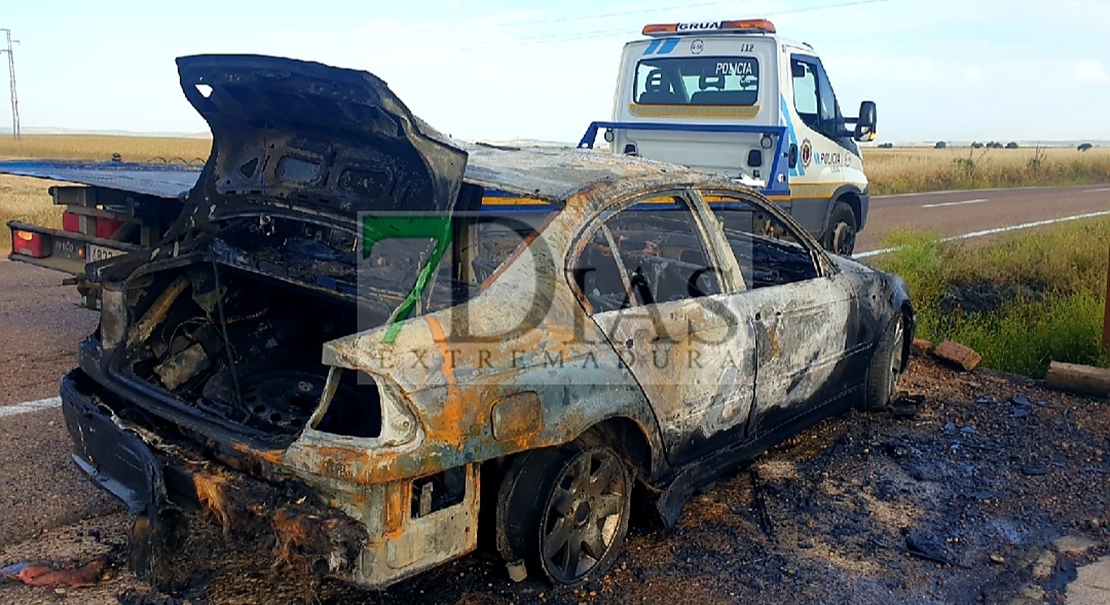 Incendian y abandonan un vehículo en la carretera de Campo Maior