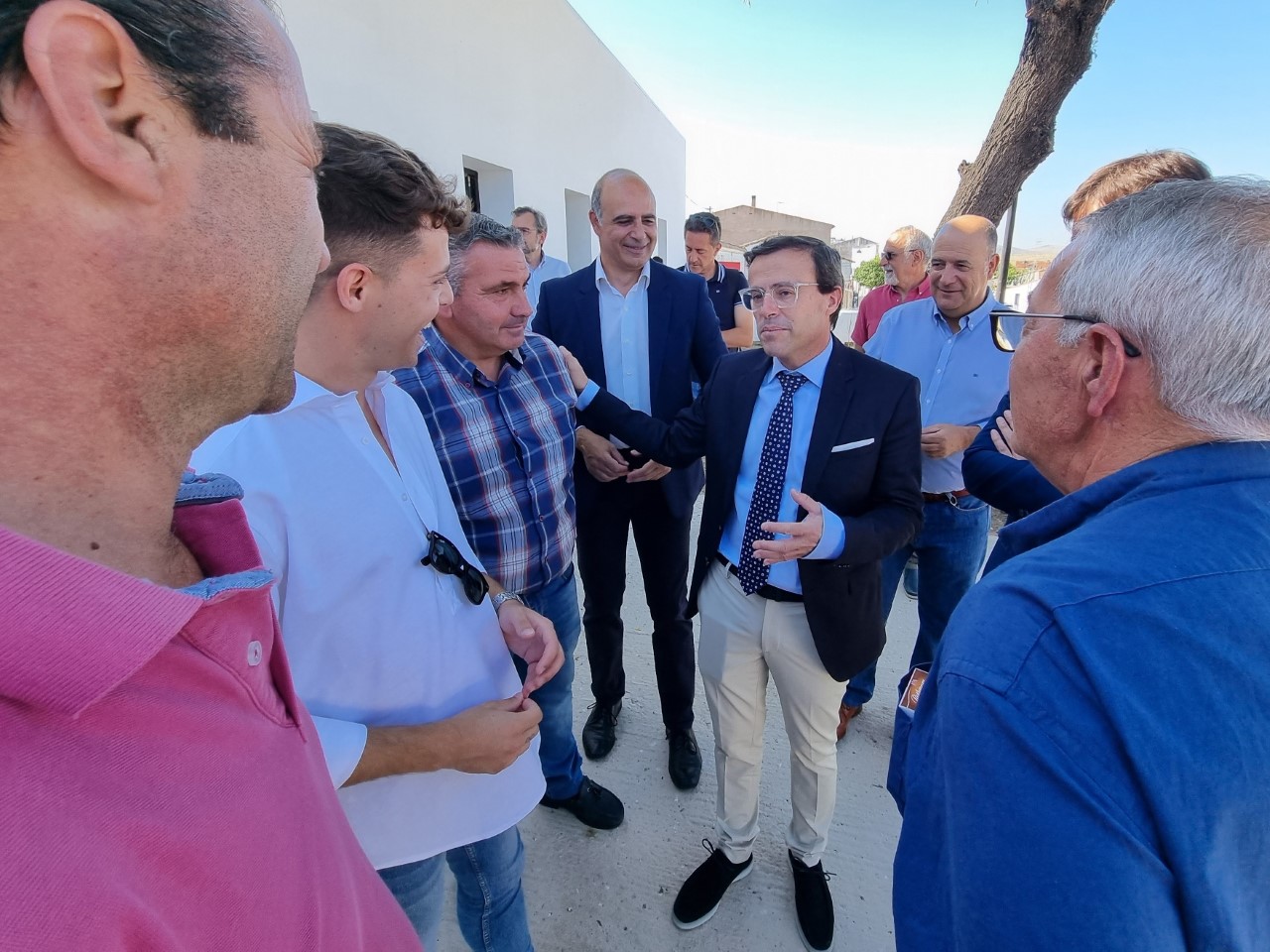 El presidente de la Diputación de Badajoz inaugura la residencia universitaria de Valverde de Burguillos