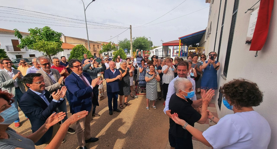 El presidente de la Diputación de Badajoz asiste a la inauguración de la residencia de Garbayuela