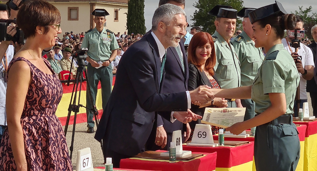 Marlaska apuesta por impulsar “medidas innovadoras” para que haya más en la Guardia Civil