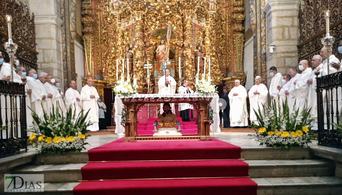 Eucaristía en honor a San Juan en la Catedral de Badajoz