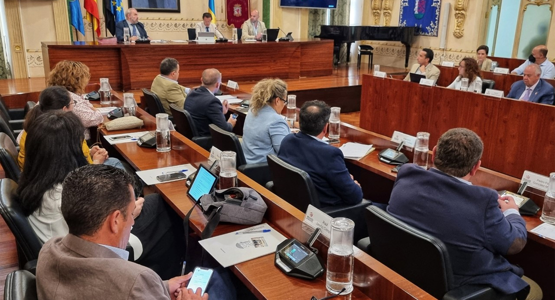 La Diputación cede los jardines de la antigua maternidad para el instituto secular Hogar de Nazaret