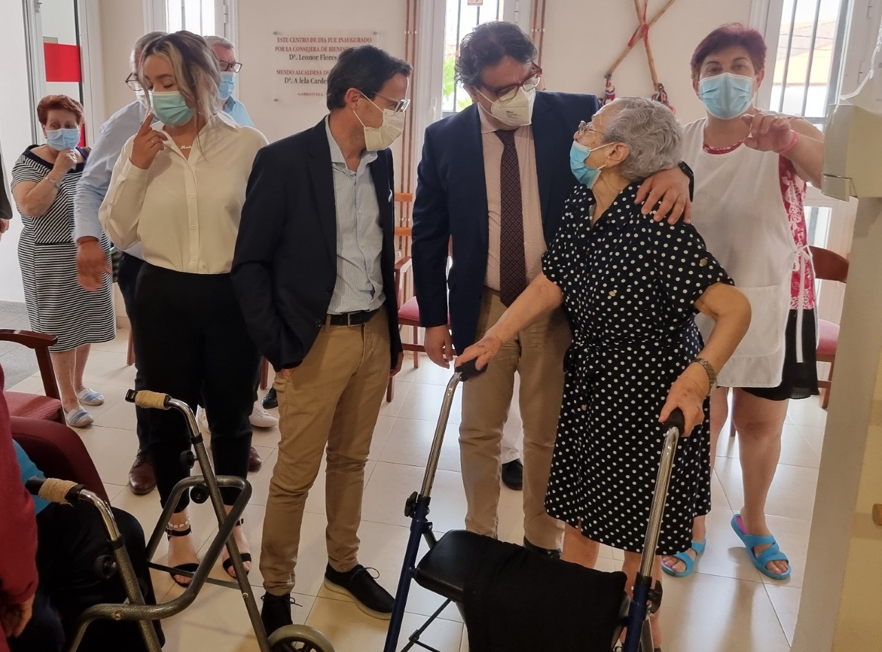El presidente de la Diputación de Badajoz asiste a la inauguración de la residencia de Garbayuela