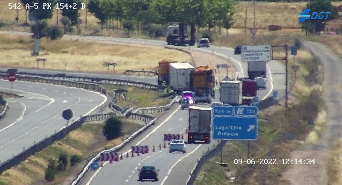 Cortan la A-5 por un accidente de tráfico
