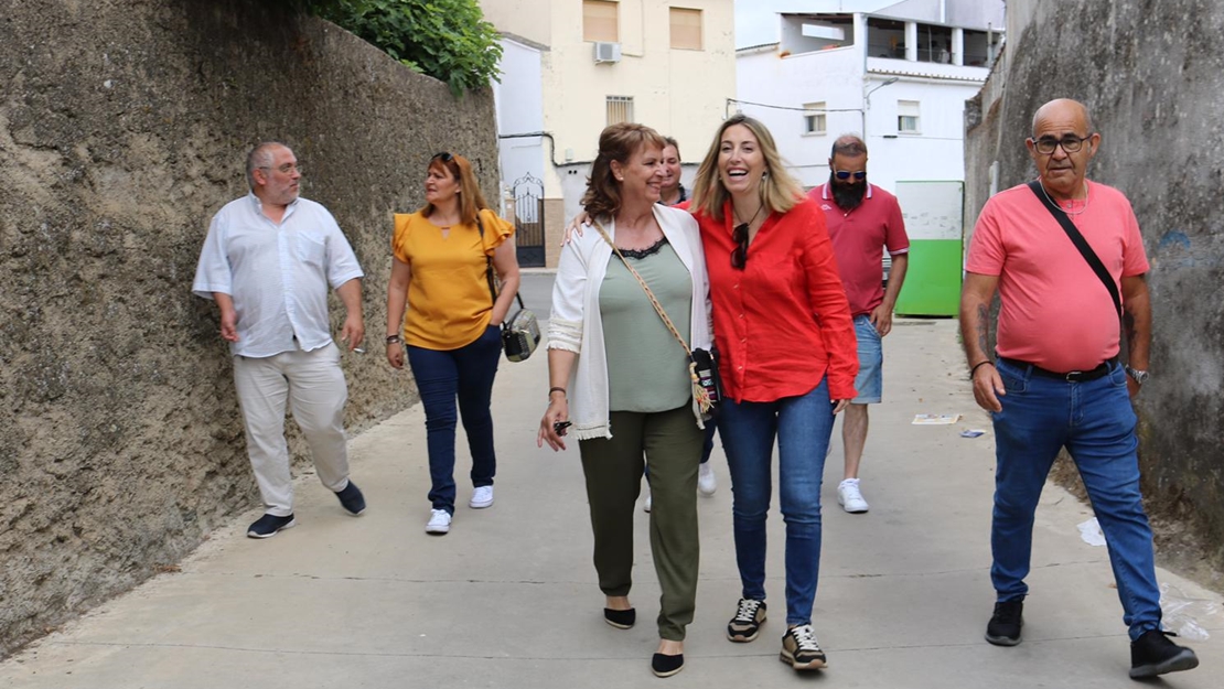 María Guardiola felicita a Juanma Moreno y a la región hermana de Andalucía