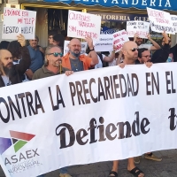 Manifestación contra la &quot;temporalidad y precariedad&quot; en Canal Extremadura
