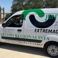 Regalan un coche de forma anónima al partido regionalista Juntos X Extremadura