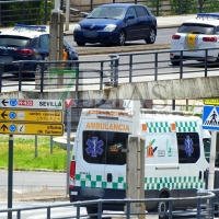 Susto en el Puente de la Autonomía de Badajoz: evitan que una mujer se precipite al río