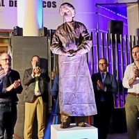 Badajoz ya cuenta con la escultura &#39;Héroes&#39; que valora la profesión médica