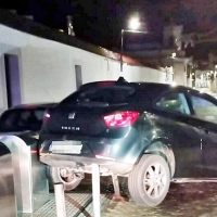 Cinco vecinos de Badajoz y Mérida roban 50 jamones y tienen un accidente en Jerez de los Caballeros