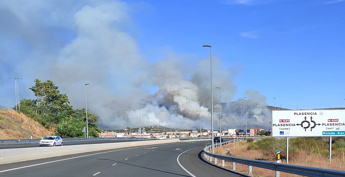 Imágenes del incendio Nivel 1 de Peligrosidad en Plasencia