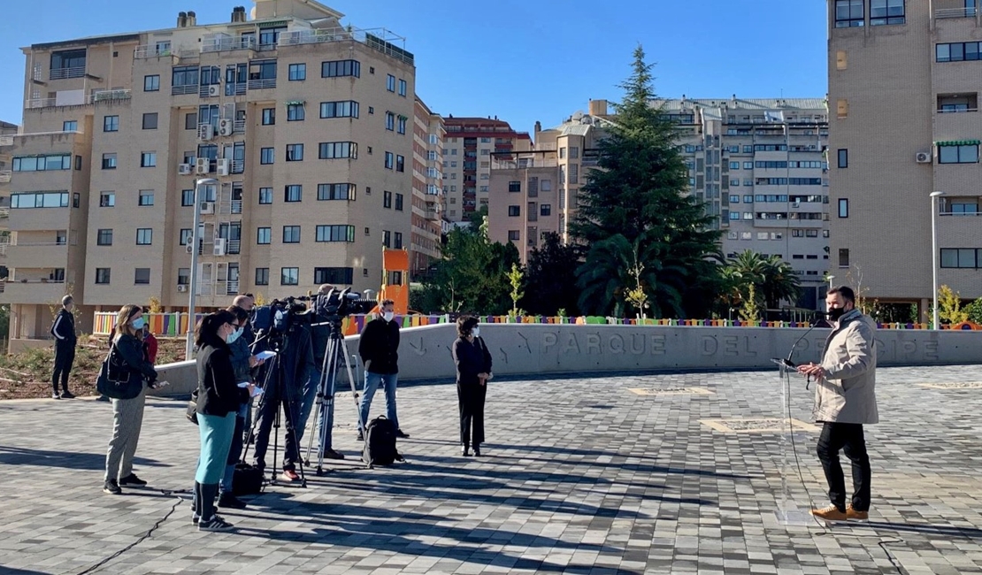 No se podrá fumar en 10 parques de Cáceres