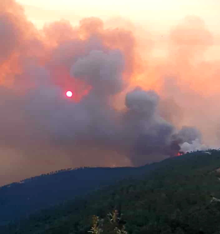 Las llamas han calcinado ya 2.500 hectáreas en Extremadura