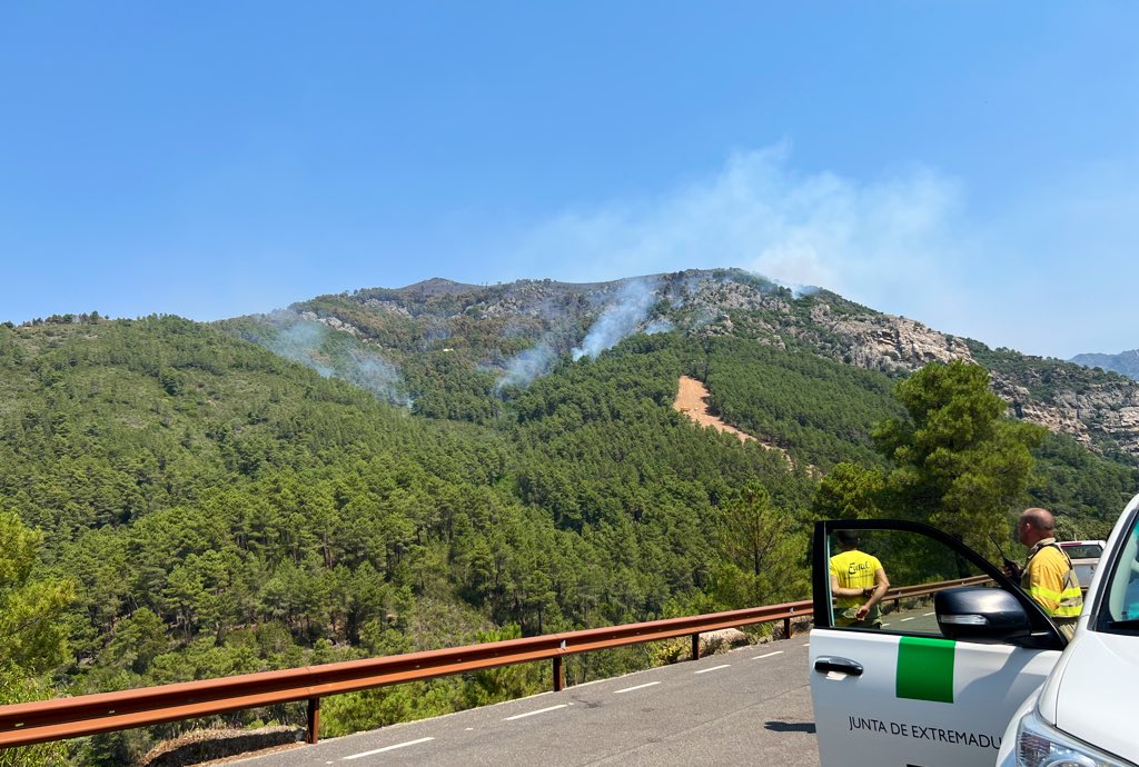 Existen zonas críticas en el incendio de la zona de Ladrillar