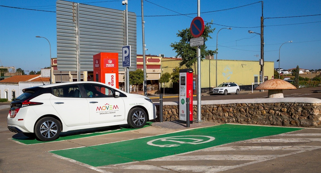 Un nuevo pueblo extremeño ya cuenta con un punto de recarga público para vehículos eléctricos
