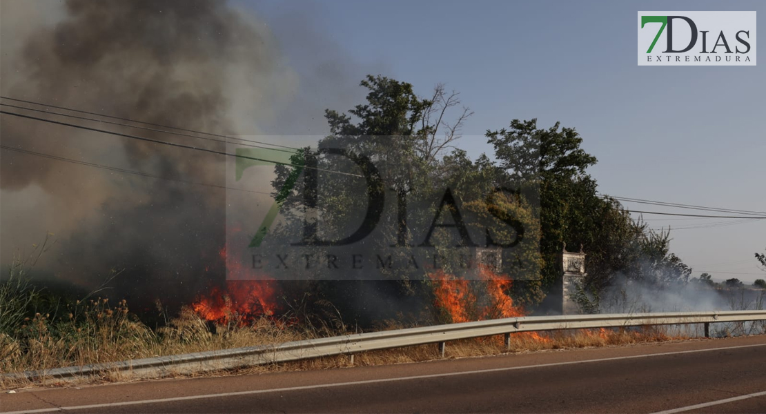 Segundo incendio de la tarde cerca de Badajoz: activan el nivel 1 de peligrosidad