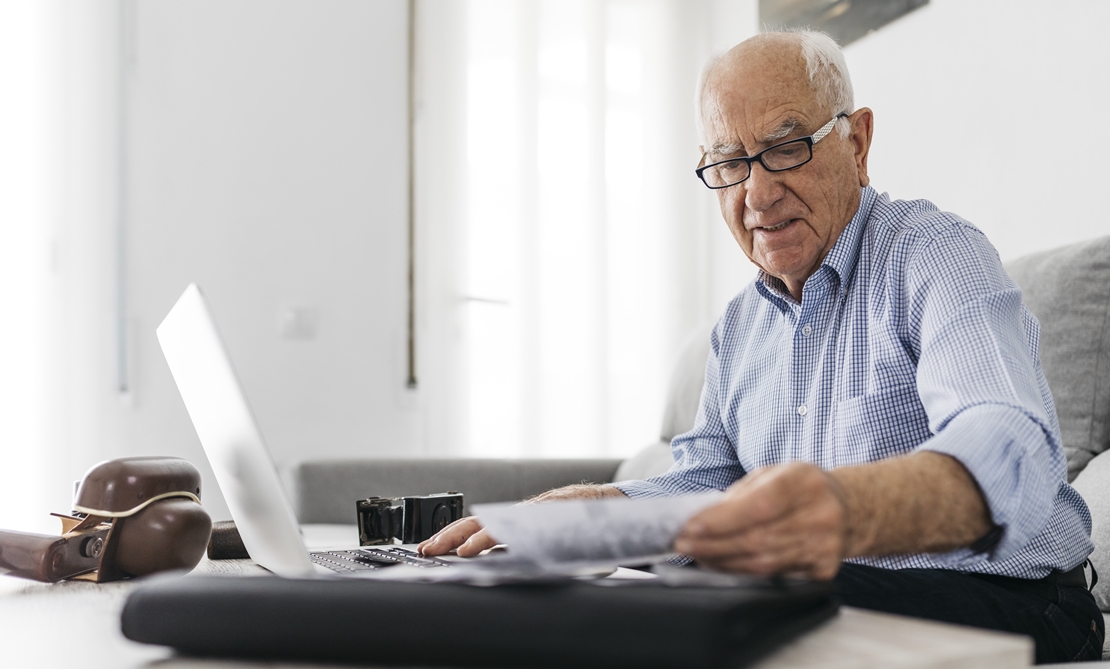 Publican una guía para impulsar las habilidades digitales de los usuarios de más de 60 años