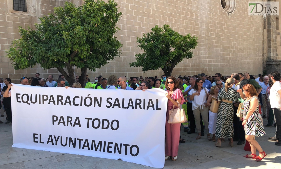 Terremoto en el Ayto. de Badajoz: así ha transcurrido la manifestación tras el cambio de postura del PP