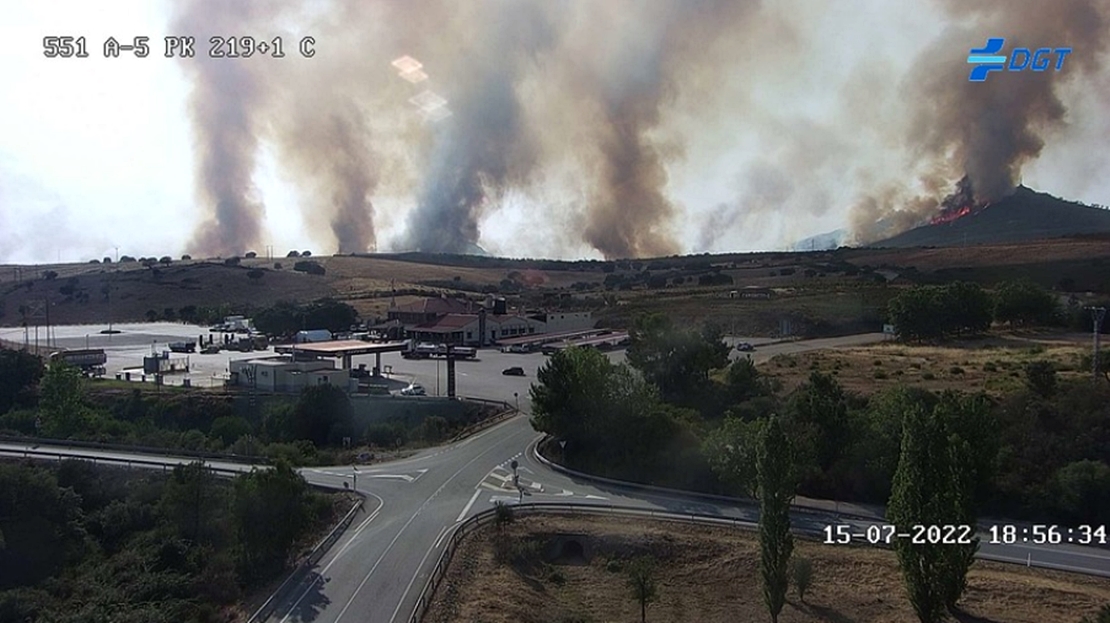 Imágenes del incendio de Monfragüe desde las cámaras de la DGT